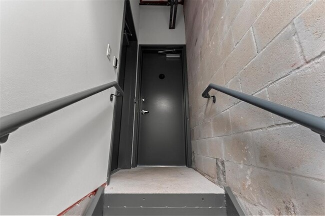 Building Photo - 902 E Curtis St