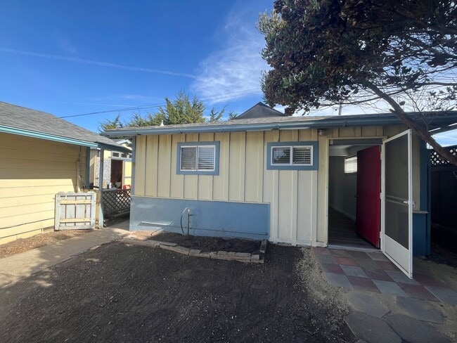 Building Photo - Morro Bay I Bedroom - Blocks to the Beach