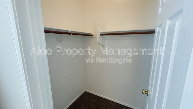 Building Photo - 22148 Greenland Park Dr