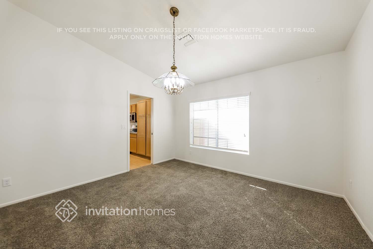 Building Photo - 5584 W Mercer Ln