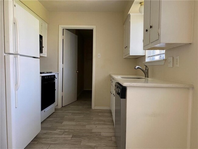 Building Photo - 2231 Palmera Cove