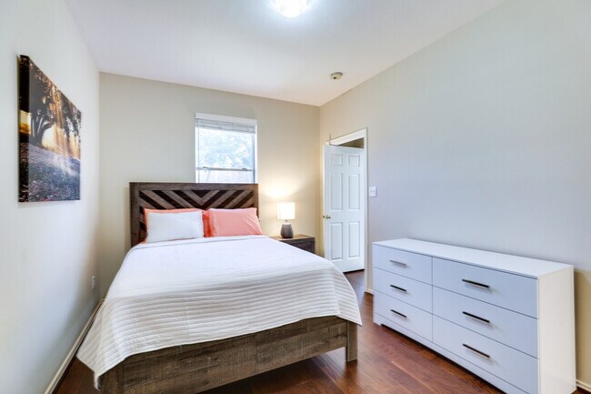 Building Photo - 5911 Indian Hills Ln