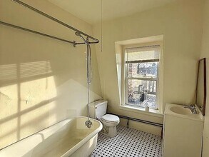 Building Photo - 12 Tufts St