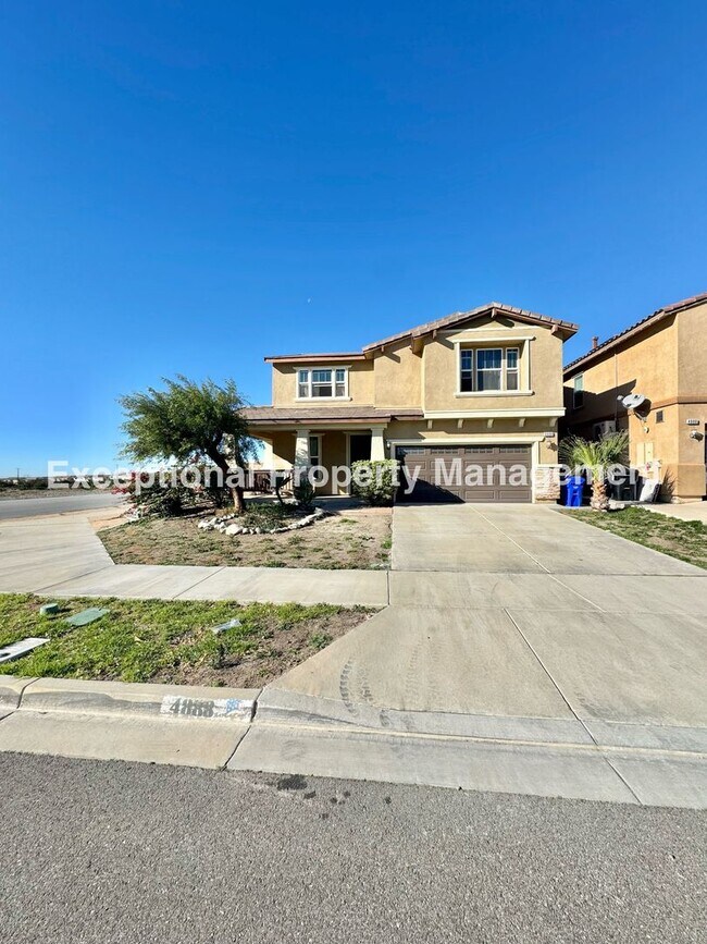 Primary Photo - Read to move in 4 bedroom 3 bath home with a den