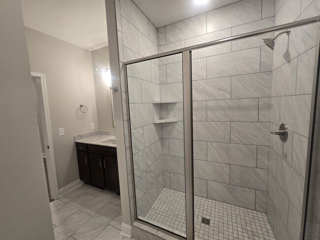 Building Photo - 1 Month Free Rent! Jasper New Construction...