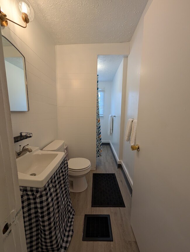 Building Photo - 80 Byers Ave