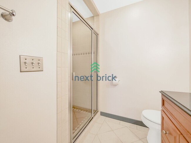 Building Photo - 3 BED & 2 BATH SINGLE FAMILY HOUSE FOR RENT