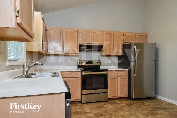 Building Photo - 7121 Taunton Dr