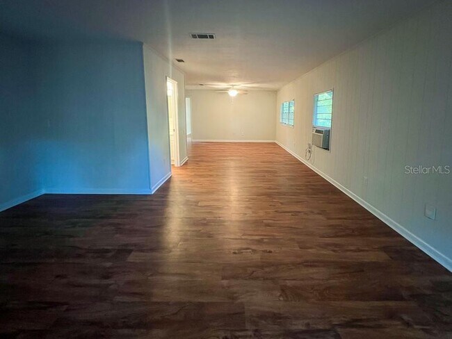 Building Photo - 610 NW 34th Ter