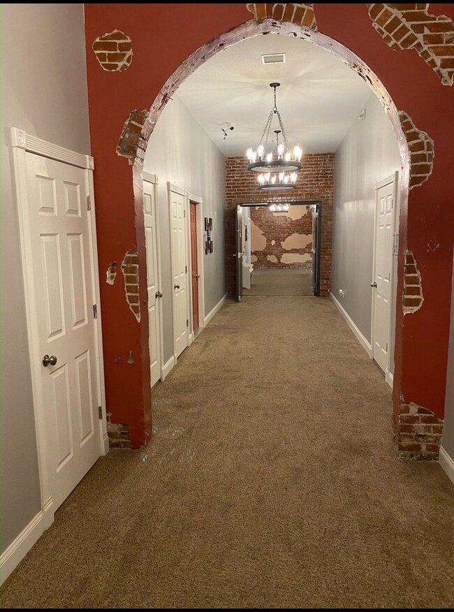 Building Photo - Experience the Lofts Collective