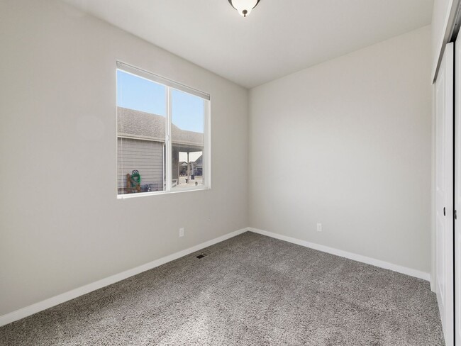 Building Photo - Updated 2-Bedroom, 2-Bathroom Home in Loveland