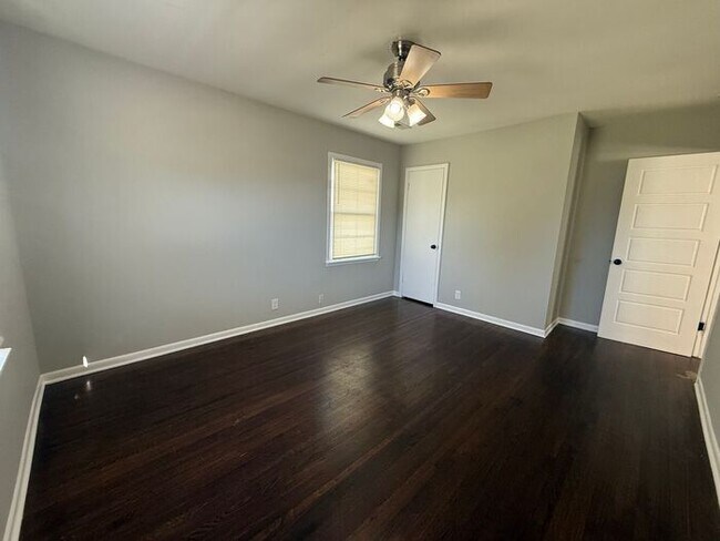 Building Photo - 3 Bedroom in East Nashville!