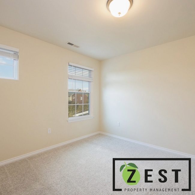 Building Photo - Amazing 3Bedroom 2 Baths