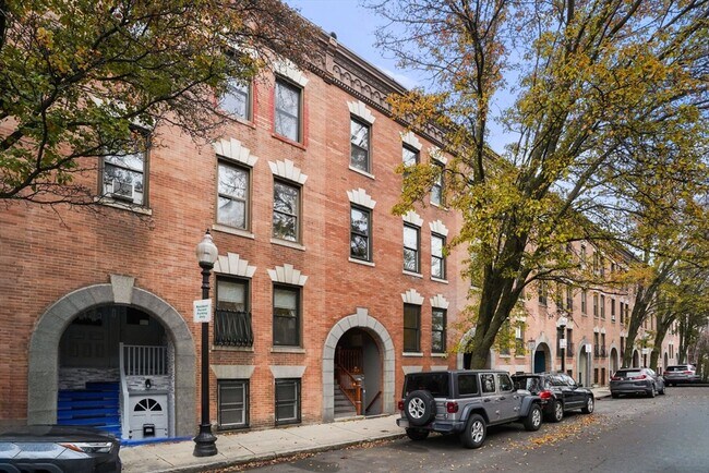 Building Photo - 110 Union Pk St