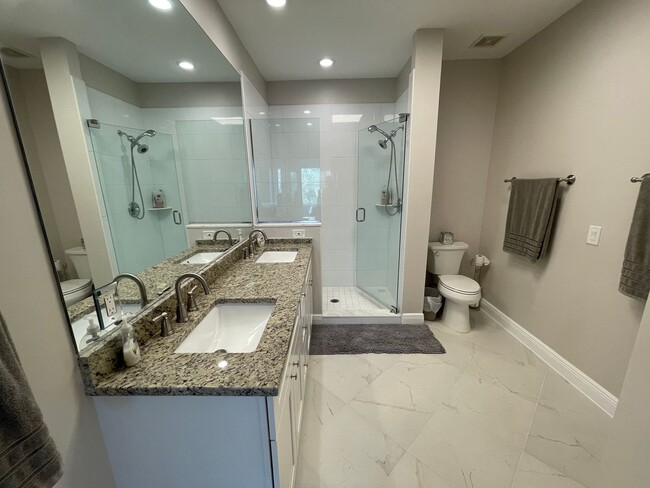 Building Photo - 1325 Sweetwater Cove