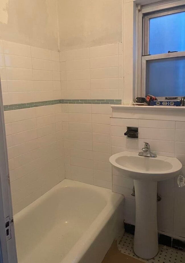 Building Photo - 109 70th St