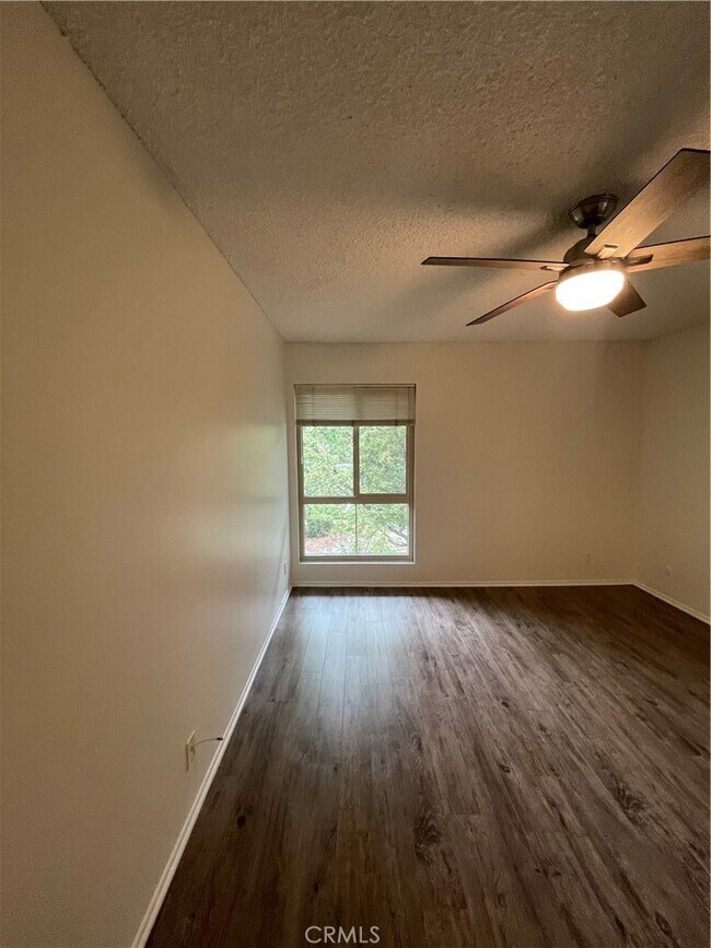 Building Photo - 4714 Park Granada