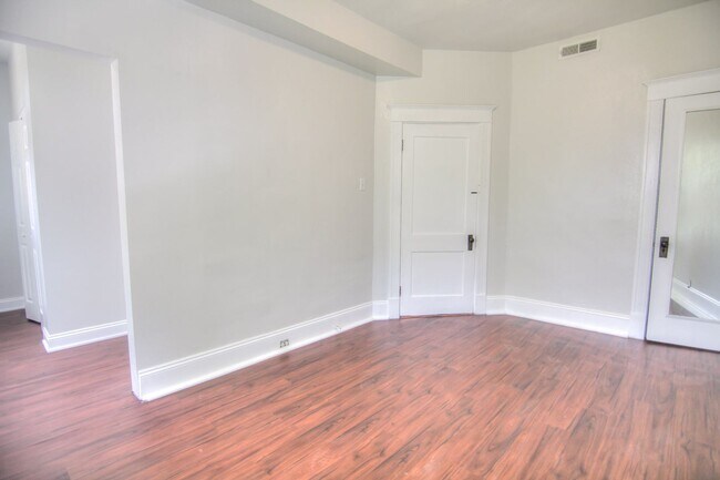 Building Photo - 3153 Magnolia Ave