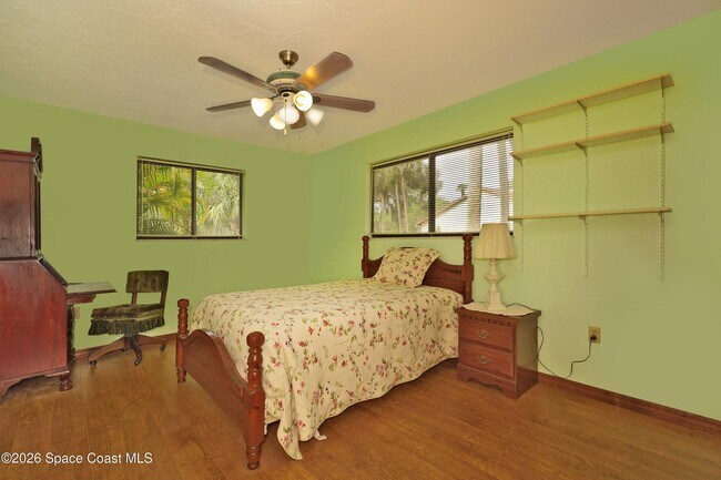 Building Photo - 670 Kings Way