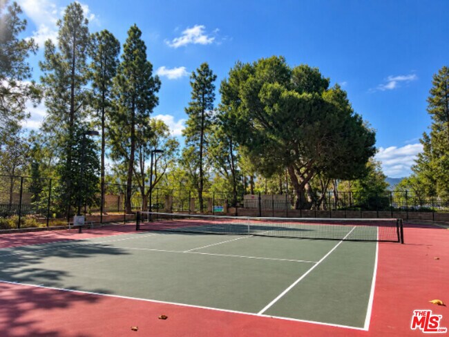 Building Photo - 780 Tennis Club Ln
