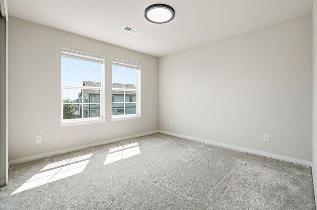 Building Photo - 137 Mohawk Cir