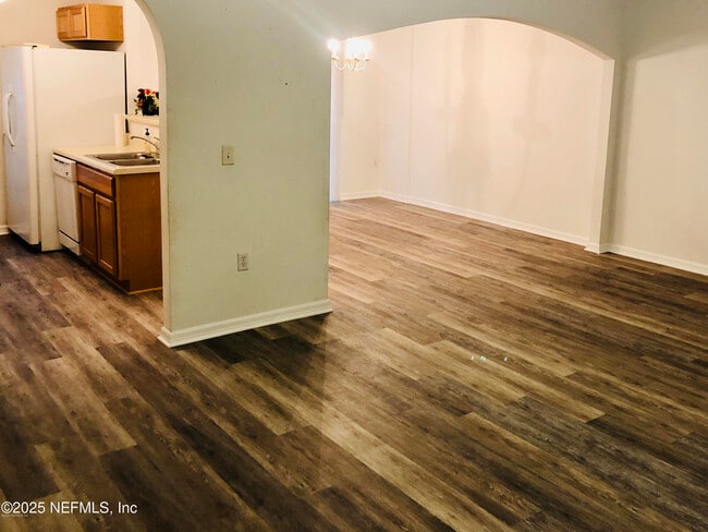 Building Photo - 10486 Autumn Trace Rd