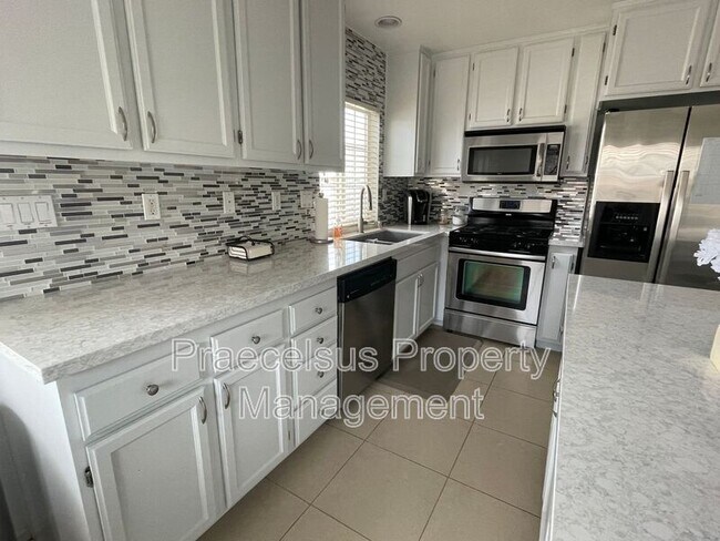 Building Photo - 1459 Claude Ln