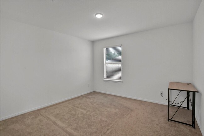 Building Photo - 234 Pine cavern dr