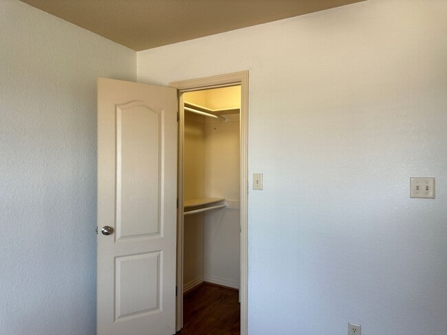 Building Photo - Beautiful 4 Bed / 2 Bath Home in Fort Smith