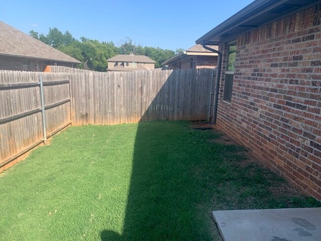 Building Photo - 2117 Buena Vida Ln