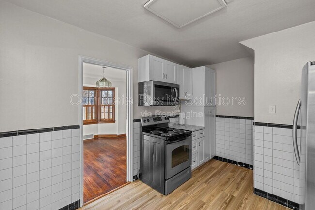 Building Photo - 1150 N Florissant Rd