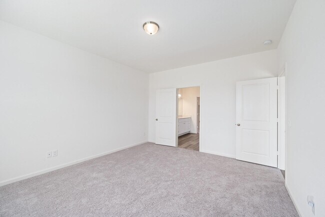 Building Photo - 6310 Highland Bnd Dr