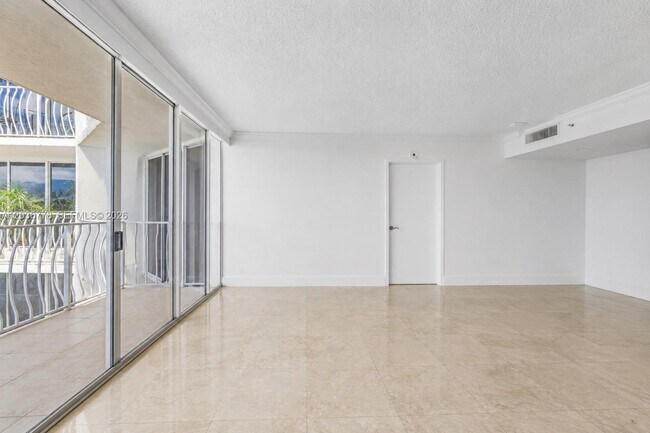 Building Photo - 7601 E Treasure Dr