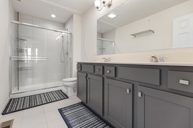 Building Photo - 4320 Monroe Ave