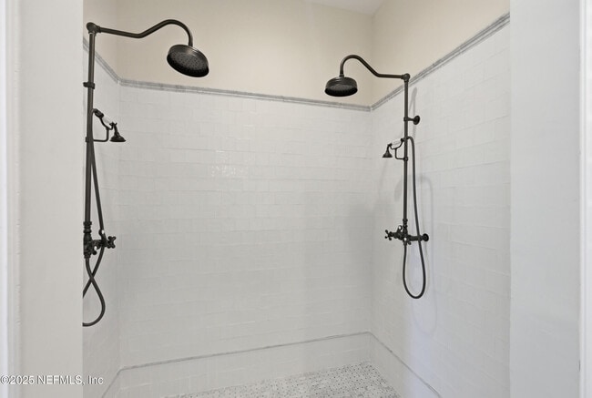 Building Photo - 2979 St Johns Ave