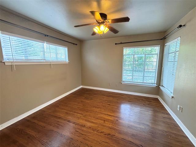 Building Photo - 4024 Lovell Ave