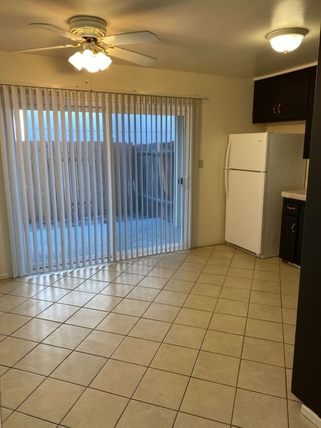 Building Photo - 1 Mo Free REBATE! La Mesa: SPACIOUS 2BR/1B...