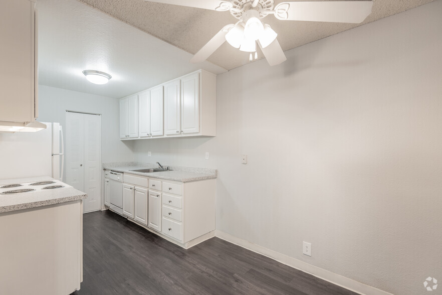 2BR, 1BA - Fountain Grove