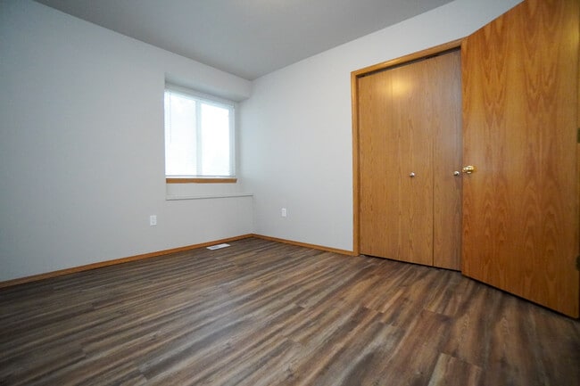 Building Photo - 79 E 2nd St N