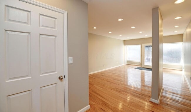 Building Photo - 746 Beech St