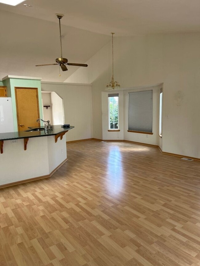 Building Photo - 3Bd/1.75Ba Kent House