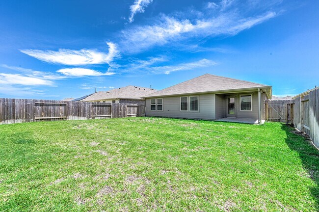 Building Photo - 22810 Panaro River Dr