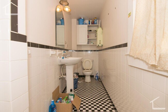 Building Photo - 20 Alcott St