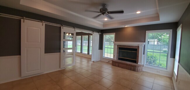 Building Photo - 18257 Springmill Ct