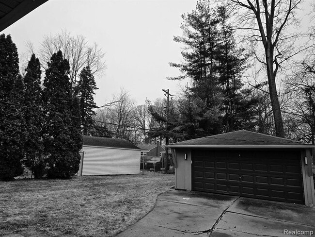 Building Photo - 24309 Norfolk St