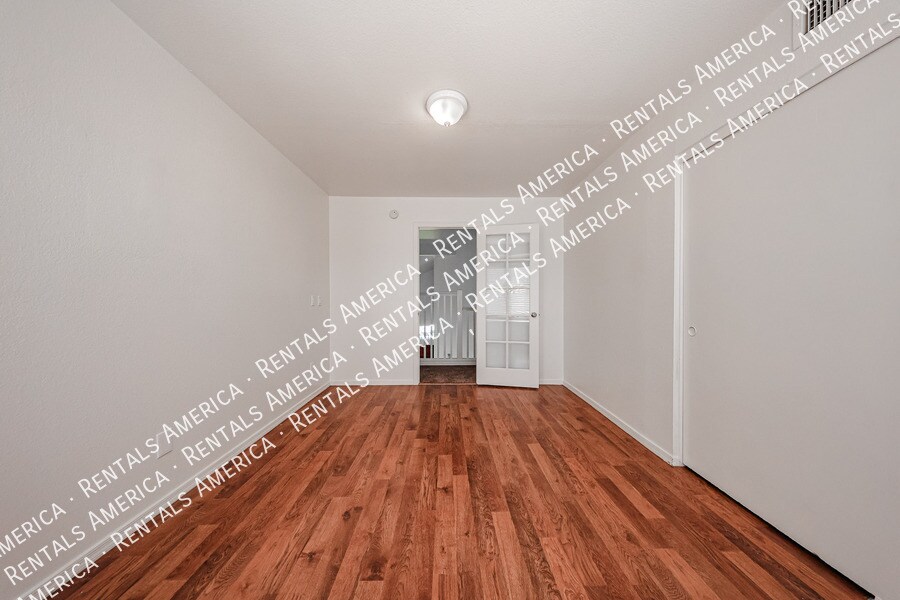 Building Photo - 2361 W Myrtle Dr