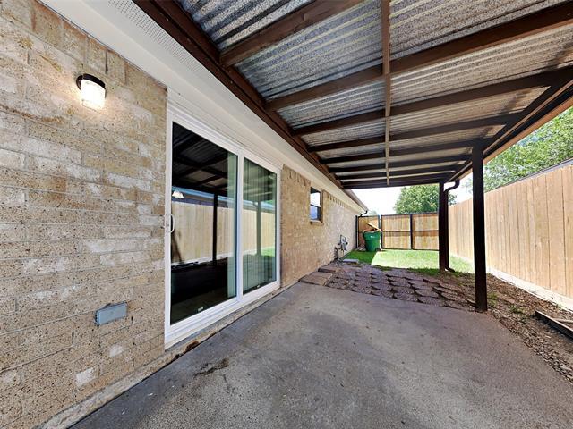 Building Photo - 3411 Old Oaks Dr