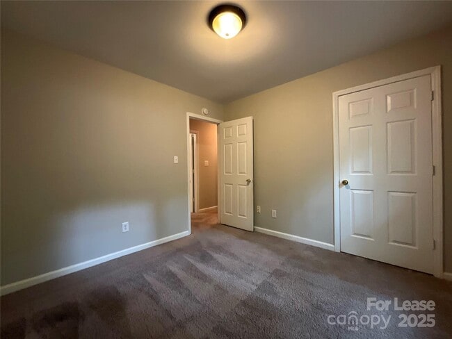 Building Photo - 10619 Wood Meadow Dr