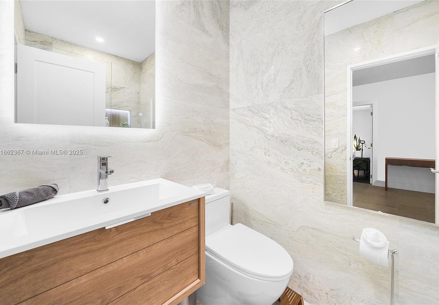 Building Photo - 620 SW 22nd Rd