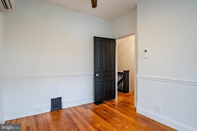 Building Photo - 310 W Biddle St